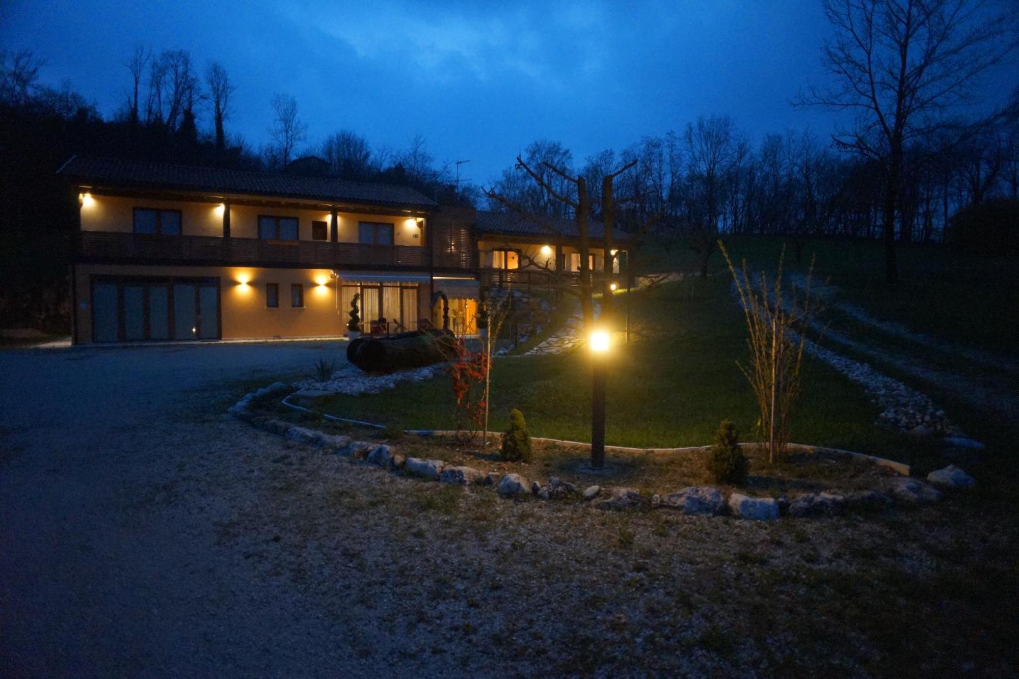 Nikolas' Valley Cornuda Екстериор снимка